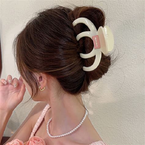 miu miu hair claw